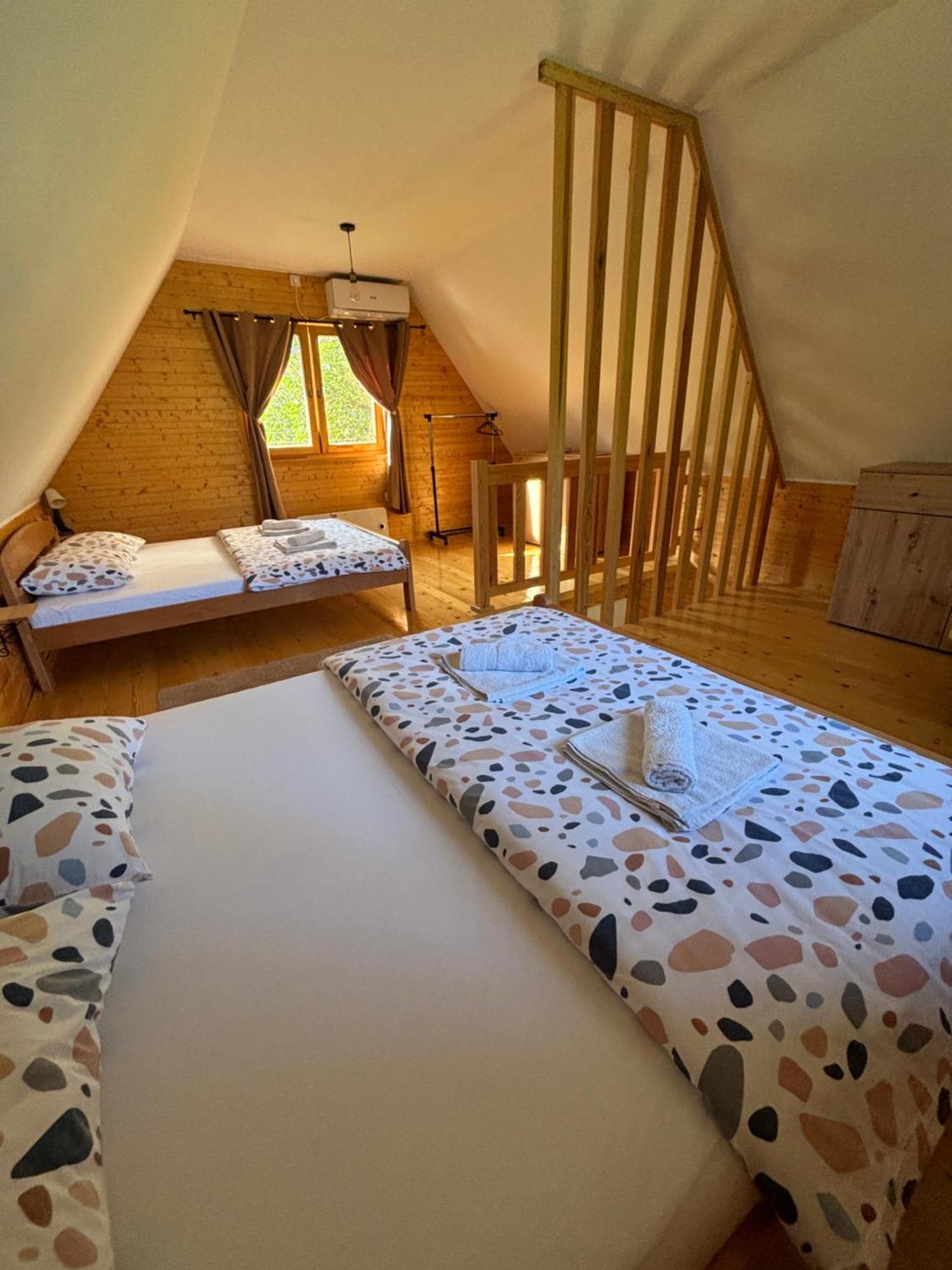 Apartman Lenka โมกราโกรา ภายนอก รูปภาพ